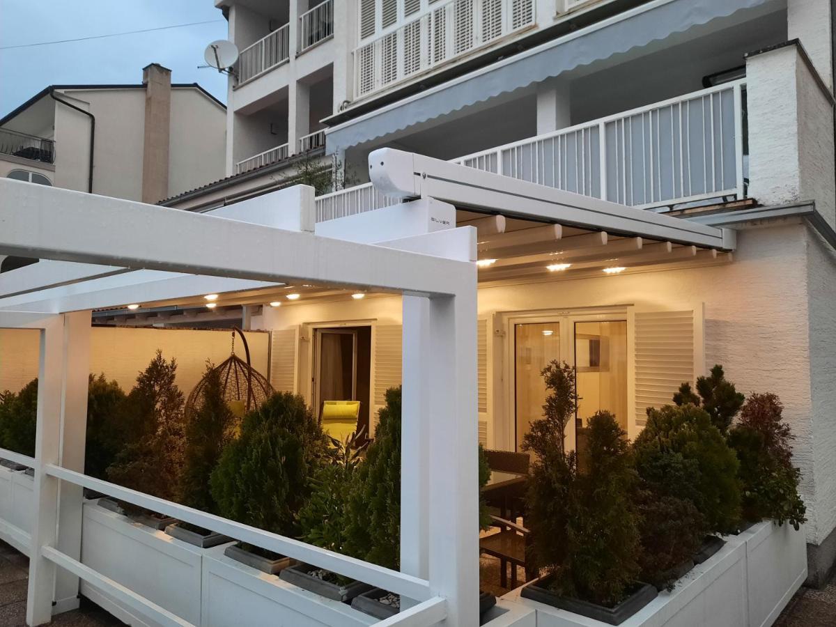 Casa Bianca Apartman Dramalj Exteriör bild